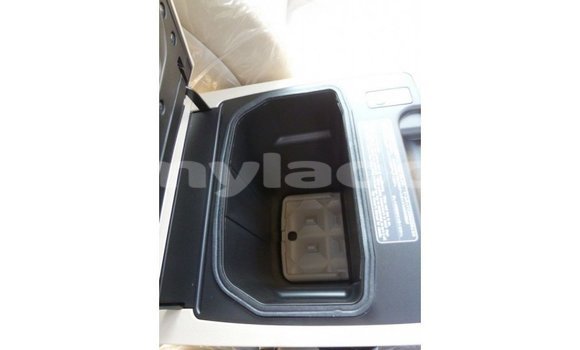 Acheter Import Voiture Toyota Land Cruiser Noir à Import - Dubai, Attapeu Province Acheter Import Voiture Toyota Land Cruiser Noir à Import - Dubai, Attapeu Province