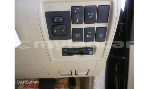 Acheter Import Voiture Toyota Land Cruiser Noir à Import - Dubai, Attapeu Province Acheter Import Voiture Toyota Land Cruiser Noir à Import - Dubai, Attapeu Province
