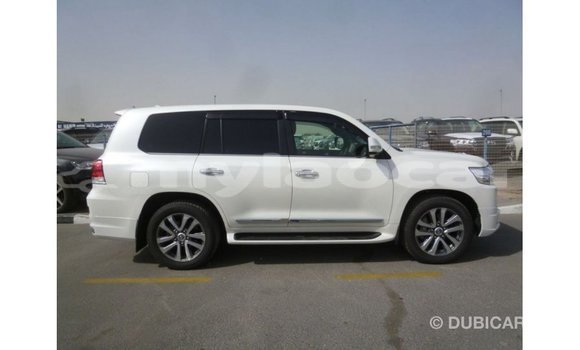 ຊື້ ການ ນຳ ເຂົ້າ Toyota Land Cruiser White ລົດ ໃນ Import - Dubai ໃນ Attapeu Province ຊື້ ການ ນຳ ເຂົ້າ Toyota Land Cruiser White ລົດ ໃນ Import - Dubai ໃນ Attapeu Province