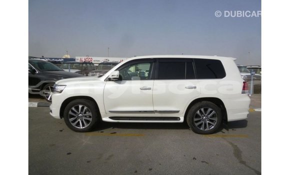 ຊື້ ການ ນຳ ເຂົ້າ Toyota Land Cruiser White ລົດ ໃນ Import - Dubai ໃນ Attapeu Province ຊື້ ການ ນຳ ເຂົ້າ Toyota Land Cruiser White ລົດ ໃນ Import - Dubai ໃນ Attapeu Province
