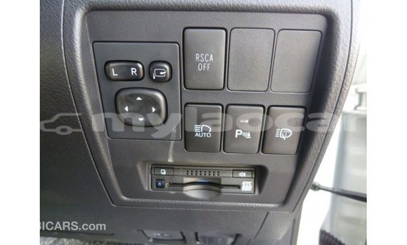 ຊື້ ການ ນຳ ເຂົ້າ Toyota Land Cruiser White ລົດ ໃນ Import - Dubai ໃນ Attapeu Province ຊື້ ການ ນຳ ເຂົ້າ Toyota Land Cruiser White ລົດ ໃນ Import - Dubai ໃນ Attapeu Province