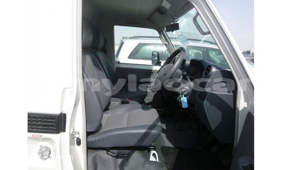 Buy Import Toyota Land Cruiser White Car in Import - Dubai in Attapeu Province Buy Import Toyota Land Cruiser White Car in Import - Dubai in Attapeu Province