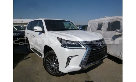 Acheter Import Voiture Lexus LX Blanc à Import - Dubai, Attapeu Province Acheter Import Voiture Lexus LX Blanc à Import - Dubai, Attapeu Province