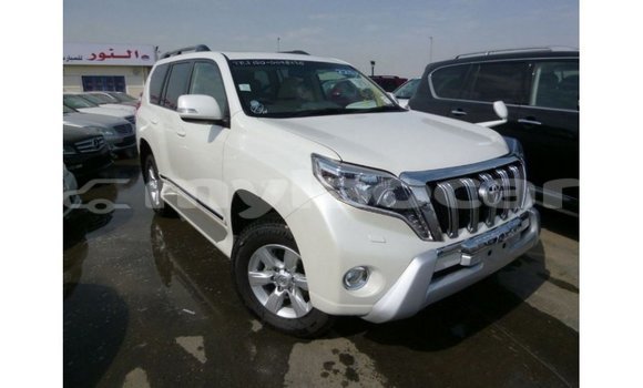 Acheter Import Voiture Toyota Prado Blanc à Import - Dubai, Attapeu Province Acheter Import Voiture Toyota Prado Blanc à Import - Dubai, Attapeu Province