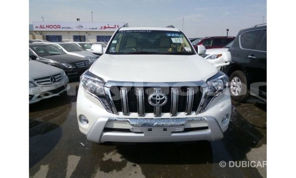 Acheter Import Voiture Toyota Prado Blanc à Import - Dubai, Attapeu Province Acheter Import Voiture Toyota Prado Blanc à Import - Dubai, Attapeu Province