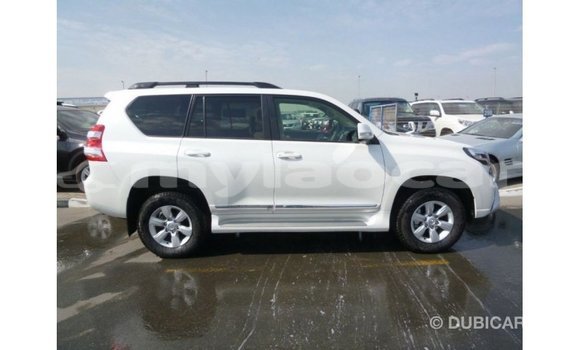 Acheter Import Voiture Toyota Prado Blanc à Import - Dubai, Attapeu Province Acheter Import Voiture Toyota Prado Blanc à Import - Dubai, Attapeu Province