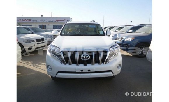 Acheter Import Voiture Toyota Prado Blanc à Import - Dubai, Attapeu Province Acheter Import Voiture Toyota Prado Blanc à Import - Dubai, Attapeu Province