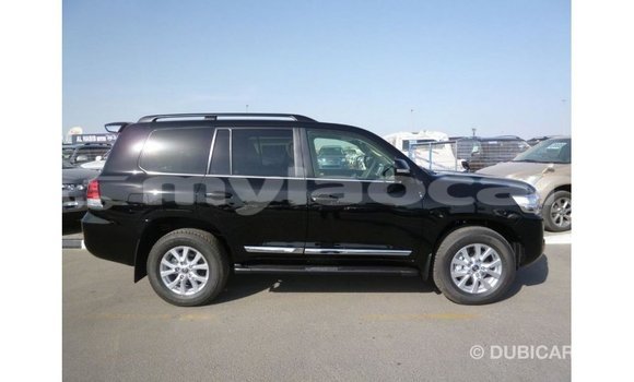 Acheter Import Voiture Toyota Land Cruiser Noir à Import - Dubai, Attapeu Province Acheter Import Voiture Toyota Land Cruiser Noir à Import - Dubai, Attapeu Province