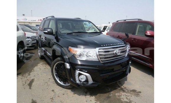 Acheter Import Voiture Toyota Land Cruiser Noir à Import - Dubai, Attapeu Province Acheter Import Voiture Toyota Land Cruiser Noir à Import - Dubai, Attapeu Province
