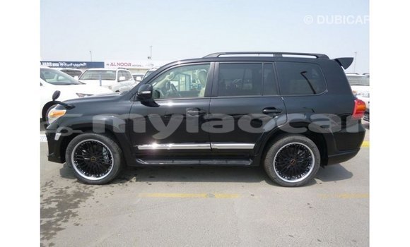 Acheter Import Voiture Toyota Land Cruiser Noir à Import - Dubai, Attapeu Province Acheter Import Voiture Toyota Land Cruiser Noir à Import - Dubai, Attapeu Province