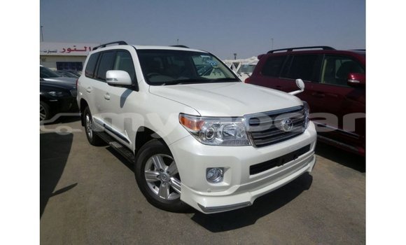 ຊື້ ການ ນຳ ເຂົ້າ Toyota Land Cruiser White ລົດ ໃນ Import - Dubai ໃນ Attapeu Province ຊື້ ການ ນຳ ເຂົ້າ Toyota Land Cruiser White ລົດ ໃນ Import - Dubai ໃນ Attapeu Province