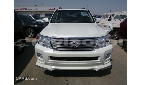ຊື້ ການ ນຳ ເຂົ້າ Toyota Land Cruiser White ລົດ ໃນ Import - Dubai ໃນ Attapeu Province ຊື້ ການ ນຳ ເຂົ້າ Toyota Land Cruiser White ລົດ ໃນ Import - Dubai ໃນ Attapeu Province