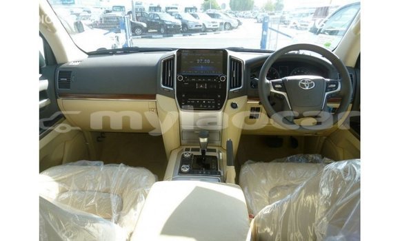 Buy Import Toyota Land Cruiser White Car in Import - Dubai in Attapeu Province Buy Import Toyota Land Cruiser White Car in Import - Dubai in Attapeu Province