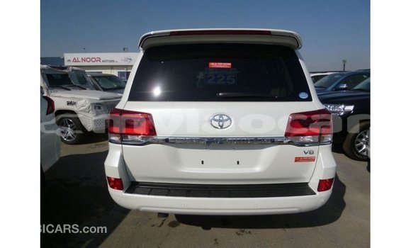 Buy Import Toyota Land Cruiser White Car in Import - Dubai in Attapeu Province Buy Import Toyota Land Cruiser White Car in Import - Dubai in Attapeu Province