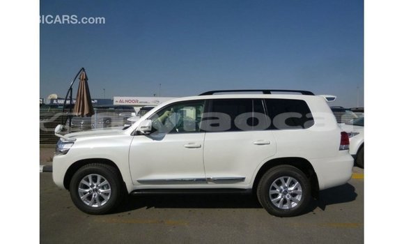 Buy Import Toyota Land Cruiser White Car in Import - Dubai in Attapeu Province Buy Import Toyota Land Cruiser White Car in Import - Dubai in Attapeu Province