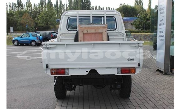 Buy Import Toyota Land Cruiser White Car in Import - Dubai in Attapeu Province Buy Import Toyota Land Cruiser White Car in Import - Dubai in Attapeu Province
