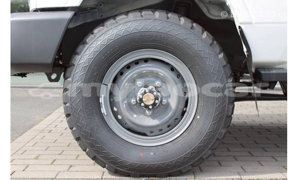 Buy Import Toyota Land Cruiser White Car in Import - Dubai in Attapeu Province Buy Import Toyota Land Cruiser White Car in Import - Dubai in Attapeu Province