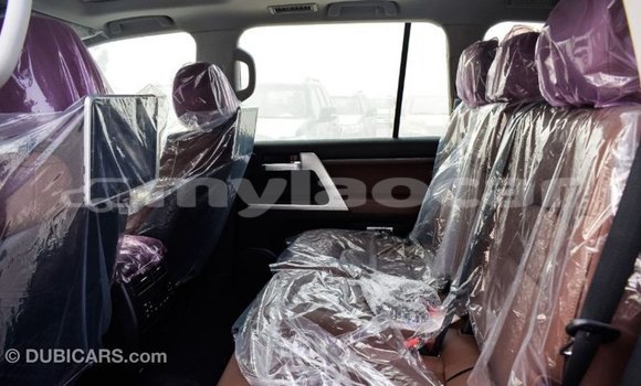 Buy Import Toyota Land Cruiser White Car in Import - Dubai in Attapeu Province Buy Import Toyota Land Cruiser White Car in Import - Dubai in Attapeu Province