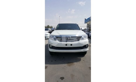 Buy Import Toyota Fortuner White Car in Import - Dubai in Attapeu Province Buy Import Toyota Fortuner White Car in Import - Dubai in Attapeu Province