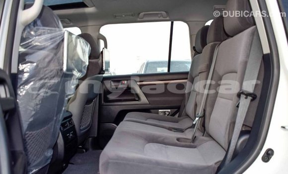 Buy Import Toyota Land Cruiser White Car in Import - Dubai in Attapeu Province Buy Import Toyota Land Cruiser White Car in Import - Dubai in Attapeu Province