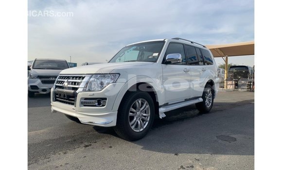 Buy Import Mitsubishi Pajero White Car in Import - Dubai in Attapeu Province Buy Import Mitsubishi Pajero White Car in Import - Dubai in Attapeu Province