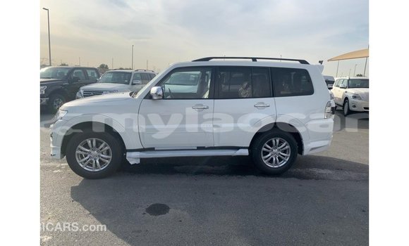 Buy Import Mitsubishi Pajero White Car in Import - Dubai in Attapeu Province Buy Import Mitsubishi Pajero White Car in Import - Dubai in Attapeu Province