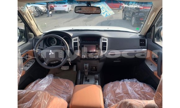 Buy Import Mitsubishi Pajero White Car in Import - Dubai in Attapeu Province Buy Import Mitsubishi Pajero White Car in Import - Dubai in Attapeu Province
