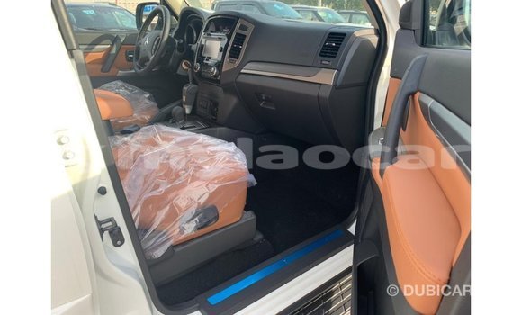 Buy Import Mitsubishi Pajero White Car in Import - Dubai in Attapeu Province Buy Import Mitsubishi Pajero White Car in Import - Dubai in Attapeu Province