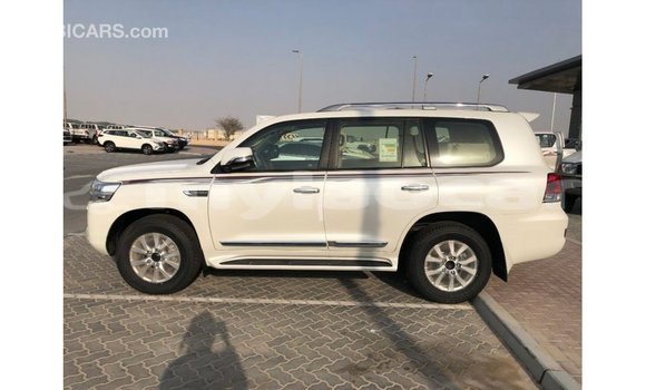 Buy Import Toyota Land Cruiser White Car in Import - Dubai in Attapeu Province Buy Import Toyota Land Cruiser White Car in Import - Dubai in Attapeu Province