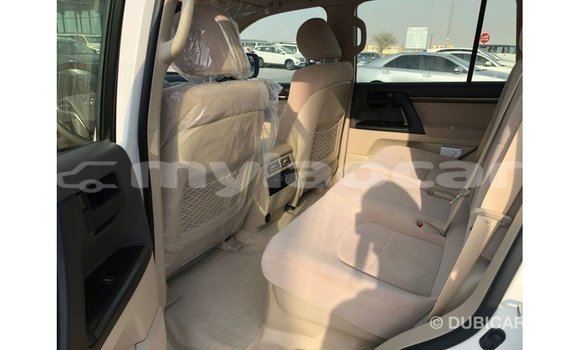 Buy Import Toyota Land Cruiser White Car in Import - Dubai in Attapeu Province Buy Import Toyota Land Cruiser White Car in Import - Dubai in Attapeu Province