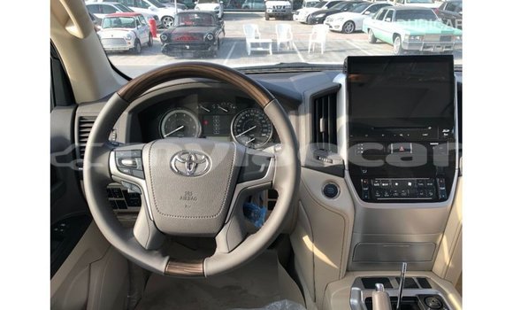 Buy Import Toyota Land Cruiser White Car in Import - Dubai in Attapeu Province Buy Import Toyota Land Cruiser White Car in Import - Dubai in Attapeu Province