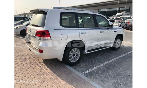 Buy Import Toyota Land Cruiser White Car in Import - Dubai in Attapeu Province Buy Import Toyota Land Cruiser White Car in Import - Dubai in Attapeu Province