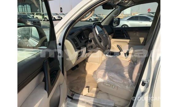 Buy Import Toyota Land Cruiser White Car in Import - Dubai in Attapeu Province Buy Import Toyota Land Cruiser White Car in Import - Dubai in Attapeu Province