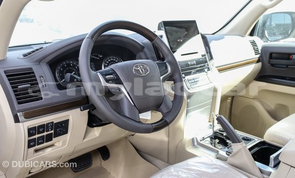 Buy Import Toyota Land Cruiser White Car in Import - Dubai in Attapeu Province Buy Import Toyota Land Cruiser White Car in Import - Dubai in Attapeu Province