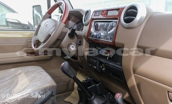 ຊື້ ການ ນຳ ເຂົ້າ Toyota Land Cruiser Beige ລົດ ໃນ Import - Dubai ໃນ Attapeu Province ຊື້ ການ ນຳ ເຂົ້າ Toyota Land Cruiser Beige ລົດ ໃນ Import - Dubai ໃນ Attapeu Province