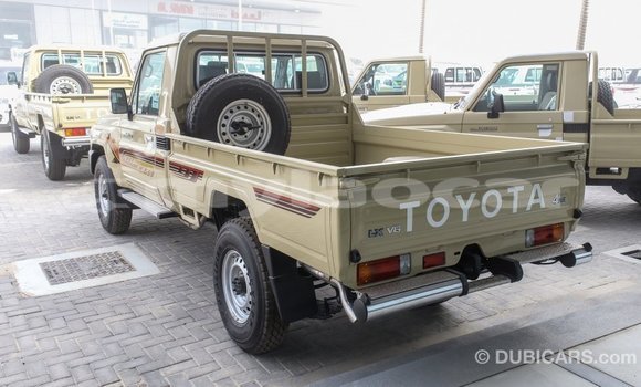 ຊື້ ການ ນຳ ເຂົ້າ Toyota Land Cruiser Beige ລົດ ໃນ Import - Dubai ໃນ Attapeu Province ຊື້ ການ ນຳ ເຂົ້າ Toyota Land Cruiser Beige ລົດ ໃນ Import - Dubai ໃນ Attapeu Province