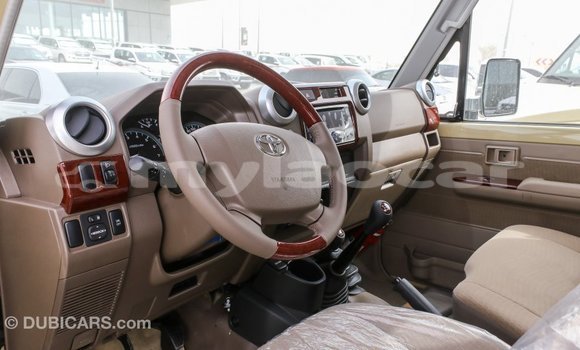 Buy Import Toyota Land Cruiser Beige Car in Import - Dubai in Attapeu Province Buy Import Toyota Land Cruiser Beige Car in Import - Dubai in Attapeu Province