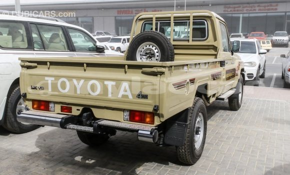 Buy Import Toyota Land Cruiser Beige Car in Import - Dubai in Attapeu Province Buy Import Toyota Land Cruiser Beige Car in Import - Dubai in Attapeu Province