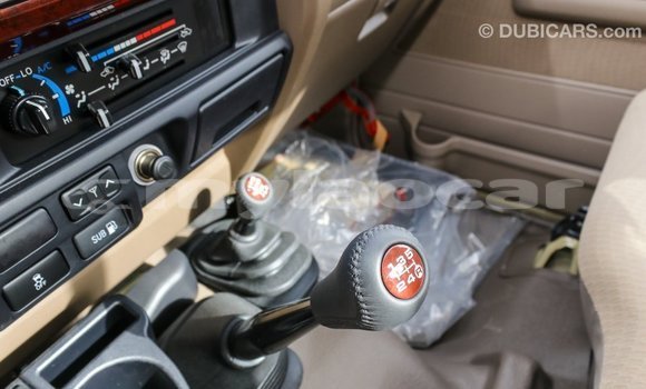 ຊື້ ການ ນຳ ເຂົ້າ Toyota Land Cruiser Beige ລົດ ໃນ Import - Dubai ໃນ Attapeu Province ຊື້ ການ ນຳ ເຂົ້າ Toyota Land Cruiser Beige ລົດ ໃນ Import - Dubai ໃນ Attapeu Province