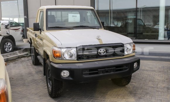 Buy Import Toyota Land Cruiser Beige Car in Import - Dubai in Attapeu Province Buy Import Toyota Land Cruiser Beige Car in Import - Dubai in Attapeu Province