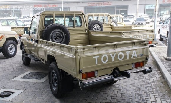 Buy Import Toyota Land Cruiser Beige Car in Import - Dubai in Attapeu Province Buy Import Toyota Land Cruiser Beige Car in Import - Dubai in Attapeu Province