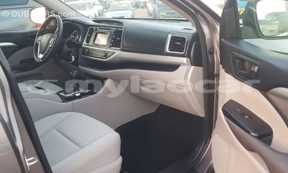 Buy Import Toyota Highlander Other Car in Import - Dubai in Attapeu Province Buy Import Toyota Highlander Other Car in Import - Dubai in Attapeu Province
