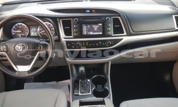 Buy Import Toyota Highlander Other Car in Import - Dubai in Attapeu Province Buy Import Toyota Highlander Other Car in Import - Dubai in Attapeu Province