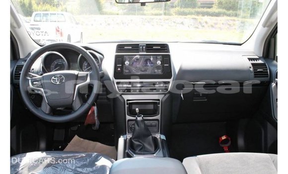 Buy Import Toyota Hilux Black Car in Import - Dubai in Attapeu Province Buy Import Toyota Hilux Black Car in Import - Dubai in Attapeu Province