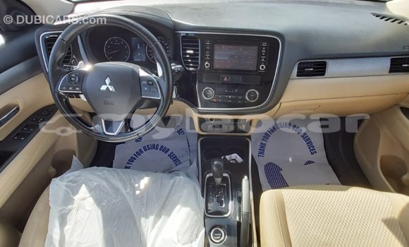 Buy Import Mitsubishi Outlander White Car in Import - Dubai in Attapeu Province Buy Import Mitsubishi Outlander White Car in Import - Dubai in Attapeu Province