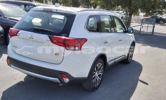 Buy Import Mitsubishi Outlander White Car in Import - Dubai in Attapeu Province Buy Import Mitsubishi Outlander White Car in Import - Dubai in Attapeu Province