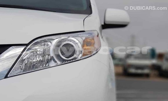 Buy Import Toyota Sienna White Car in Import - Dubai in Attapeu Province Buy Import Toyota Sienna White Car in Import - Dubai in Attapeu Province