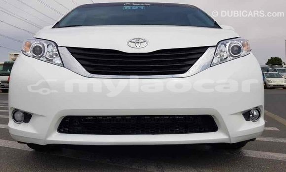 Buy Import Toyota Sienna White Car in Import - Dubai in Attapeu Province Buy Import Toyota Sienna White Car in Import - Dubai in Attapeu Province