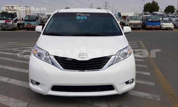 Buy Import Toyota Sienna White Car in Import - Dubai in Attapeu Province Buy Import Toyota Sienna White Car in Import - Dubai in Attapeu Province