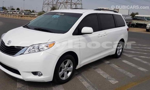Buy Import Toyota Sienna White Car in Import - Dubai in Attapeu Province Buy Import Toyota Sienna White Car in Import - Dubai in Attapeu Province